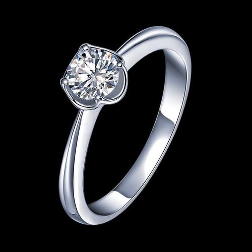 首先,定制钻戒的款式可以自主进行选择与设计,整个钻戒的制作过程都