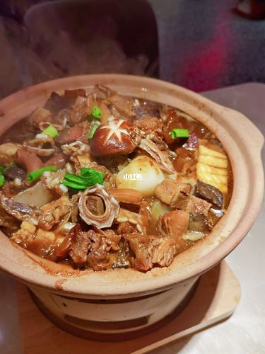 广州老字号 | 沙胆彪炭炉牛杂煲_老字号_正弘城_美食
