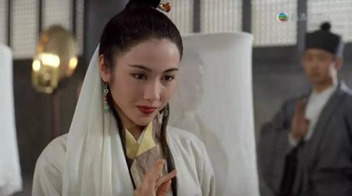 93年的《倚天屠龙记之魔教教主》,黎姿饰演周芷若.