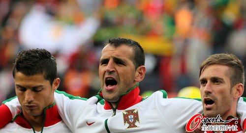 图文:科特迪瓦vs葡萄牙 c罗不唱国歌