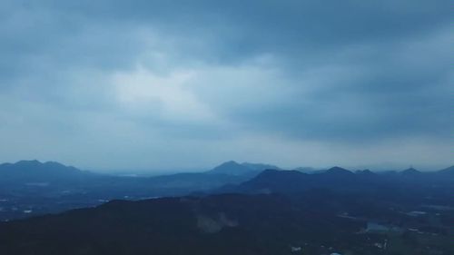 天青色等烟雨而我在等你,直出画面未经任何调色,带你领略最美的天青色