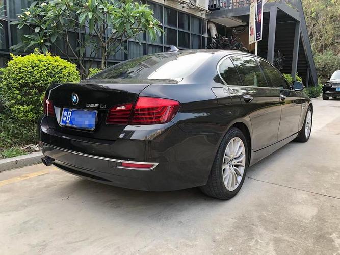 2015年 宝马525li豪华设计套装版