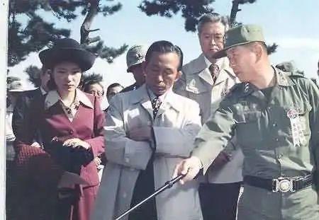 朝鲜第一女间谍:杀死115人,竟被韩国总统特赦,只因长得漂亮?