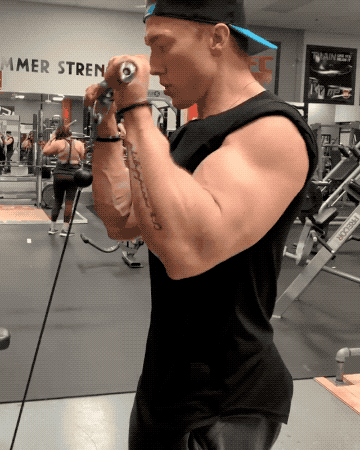 练手臂肌肉,别只用哑铃或者杠铃,换一种器材试一试