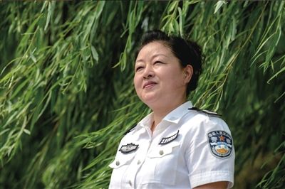 北京市女子监狱监狱长李瑞华:为过生日的女犯捧上生日