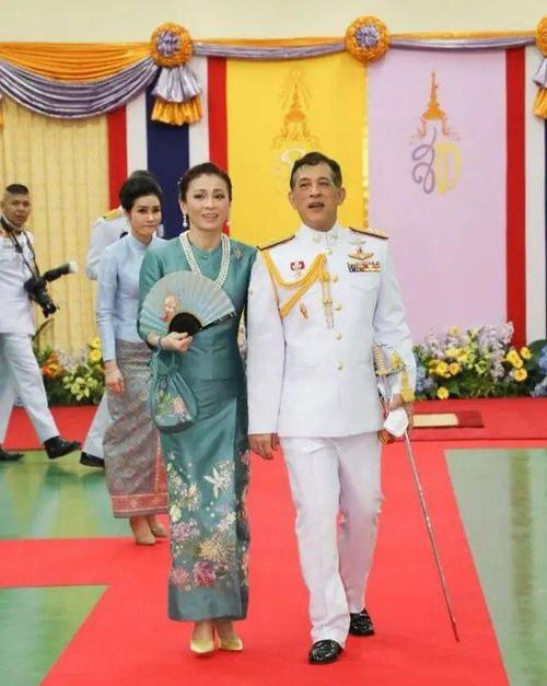 泰国诗丽吉王后的那些珠宝,天鹅形的饰品好漂亮,还是古董级别的