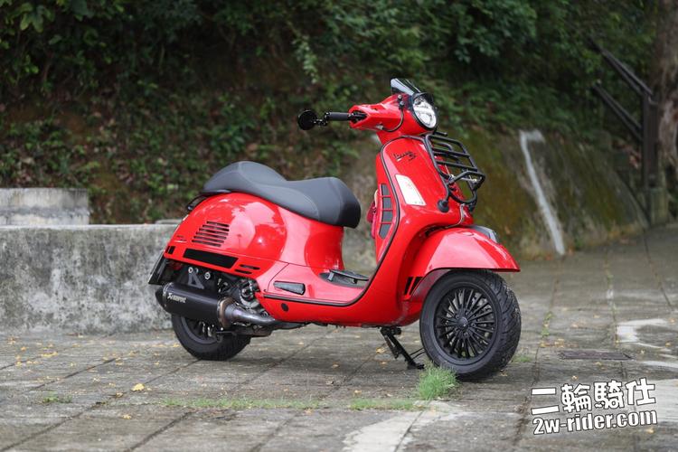 vespa gts 300 supersport 热血伟仕