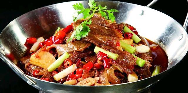 牛肉的100种吃法(干锅牛肉)麻辣鲜香适口开胃吃出餐厅