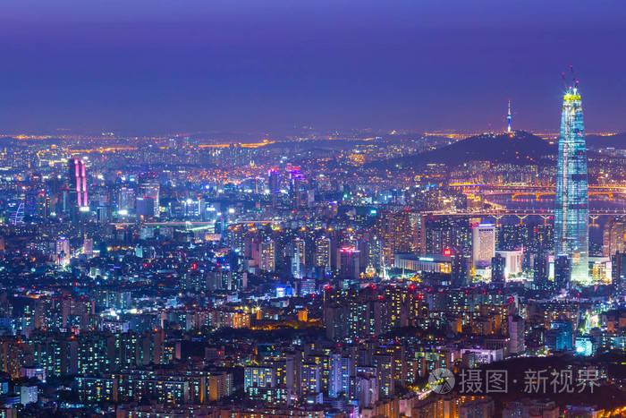 首尔市和市中心的天际线和在晚上,bes 的摩天大楼