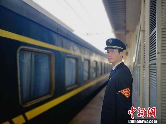 周禹龙 通讯员 刘珂妤)"3道出站信号好""助理陈垒,电力客车t169次3道