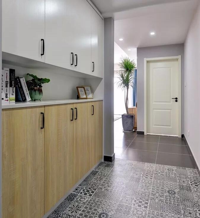 玄关鞋柜就该这 样装,一个柜子比储物间还能装,邻居看