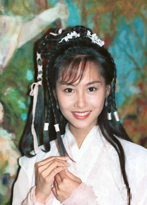 当朱茵的"蓉儿"换脸成杨幂,竟美回当年的郭襄,差距一目了然