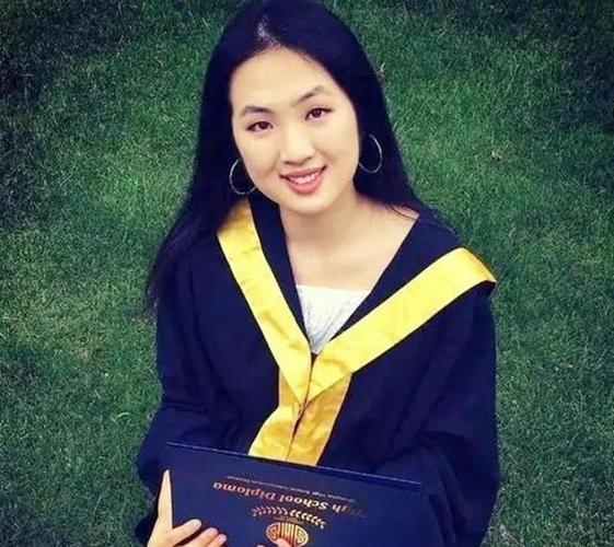 但是他的勇于尝试,积极向上的性格早已影响了儿女们,从而造就了孟晚舟