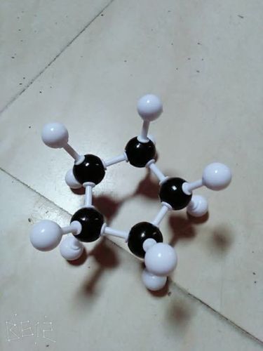 化学社团活动点滴五《有机化合物模型组装》