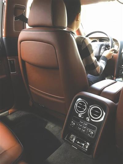 小伙投资打造豪车预约app 几块钱坐宾利法拉利