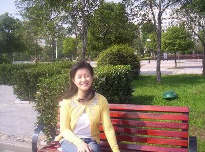 徐燕,2001年从华中师范大学汉语言文学教育毕业到武汉二中工作至今