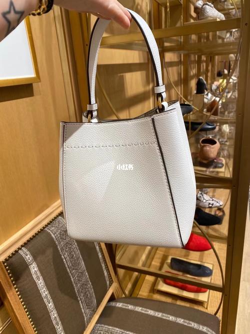 tory burch 汤丽柏琦_汤丽柏琦怎么样_水桶包_时尚