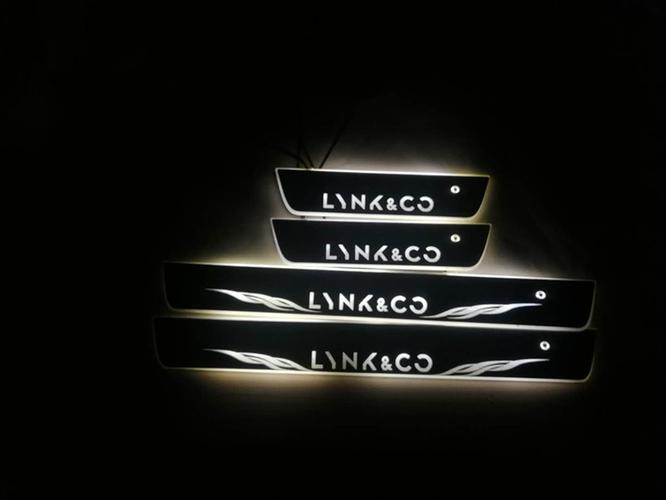 领克03迎宾踏板灯适用领克0102030506phev带灯流光led发光门槛条改装