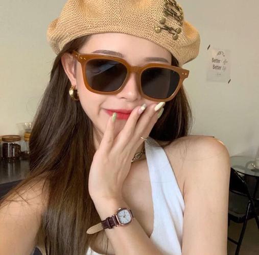 uus求一些美女戴墨镜/眼镜的头像