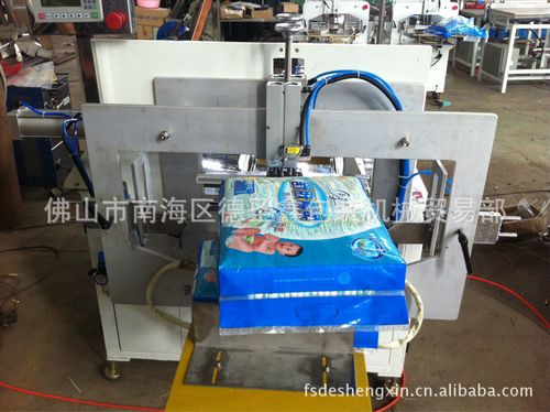 软抽,方巾,方包纸,卫生巾的装袋封切包装,装袋封口为一体的整体包装机