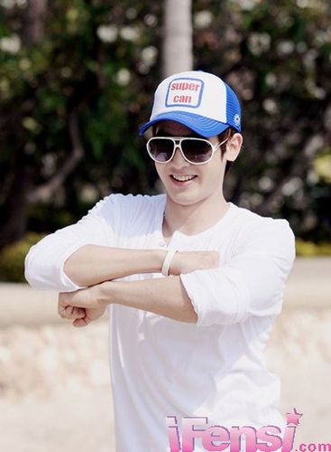 nichkhun陈翔潘玮柏允浩胡夏 型男黑框卖萌图