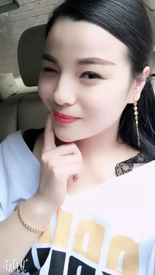 大信阳相亲92年温柔大方又懂事的信阳美女只愿为你一人转身回眸