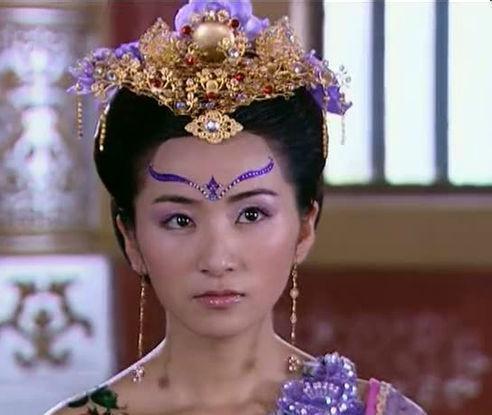 还记得《古剑奇谭》里的女娲娘娘吗?刘庭羽饰演的古装