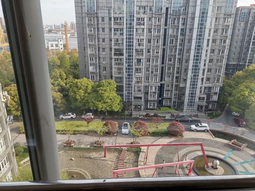 新江湾城,政悦路涵碧景苑单间1550元/月,带阳台,.