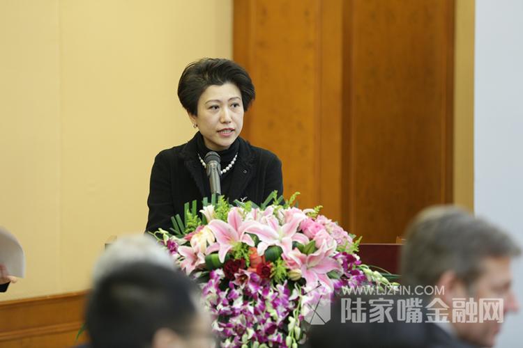签约仪式主持人:陆家嘴金融城发展局副局长过志英