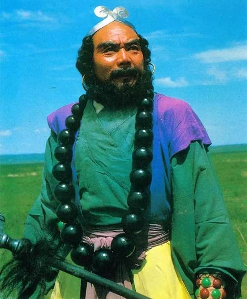 因出演86版《西游记》中沙僧的角色而被广大观众熟悉.