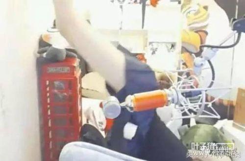 输了短裙倒立失败直播换衣 那些乱立flag的女主播们