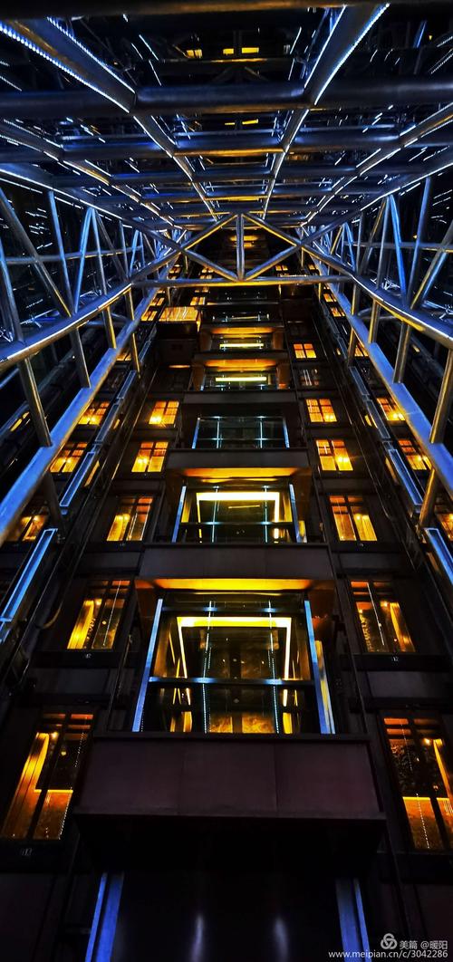 世界建筑奇迹——深坑酒店