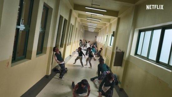网飞韩剧僵尸校园制作特辑封闭校园如何生存