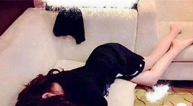 案例美女醉倒小区楼道51岁大爷捡尸带回家中一夜后悲剧了