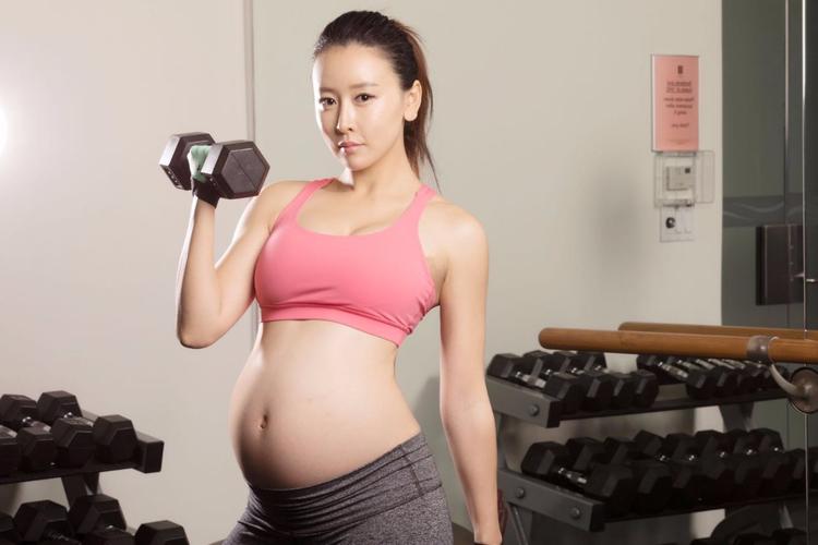 毛俊杰孕肚照首曝光 老公身份依旧成谜