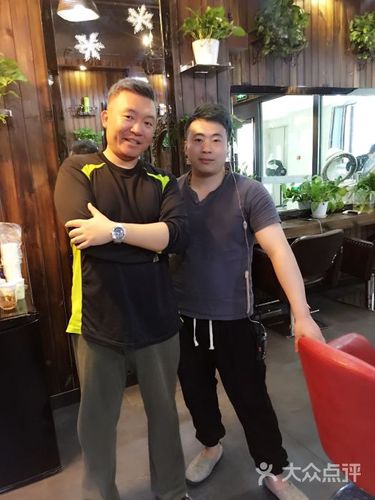 北京眼镜大哥的图片