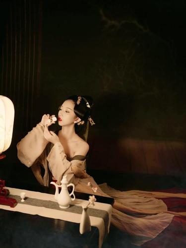 盘子女人坊古装客片欣赏—今宵酒醒何处