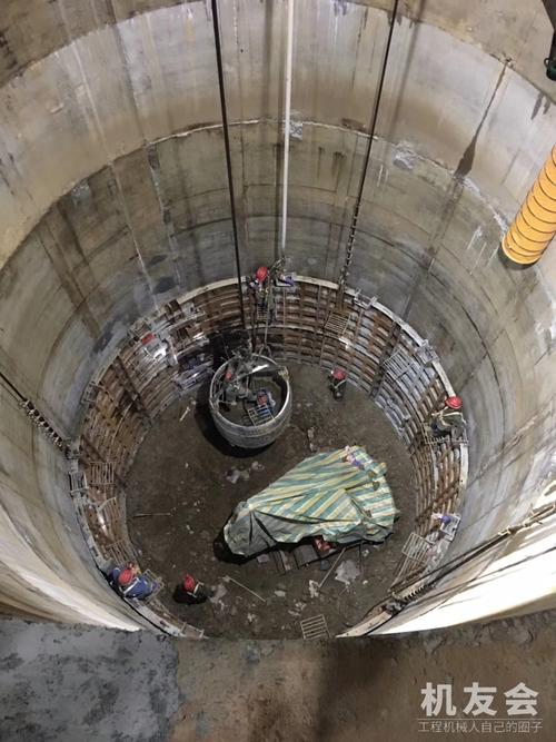 竖井出渣设备中心回转式抓矸机定做,二手买卖大修,带设备带队伍承包