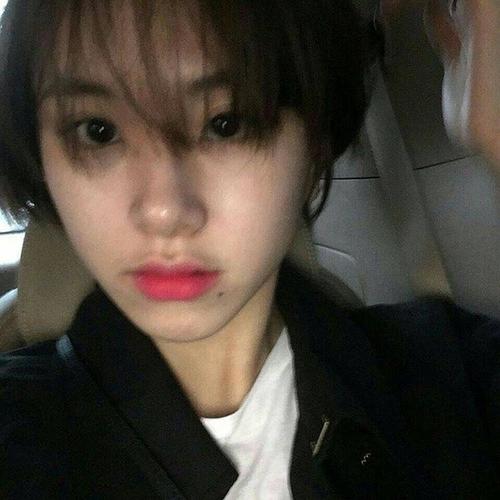 想要空手套一些比较适合做头像的美女自拍/他拍99