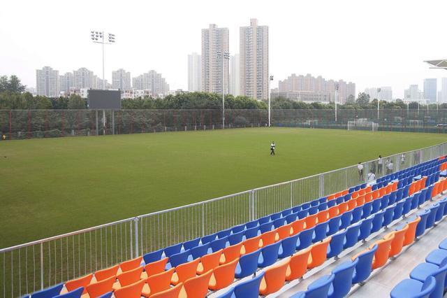 在由金桥大道,后湖大道,塔子湖东路合围的这片区域,市民在这里尽享