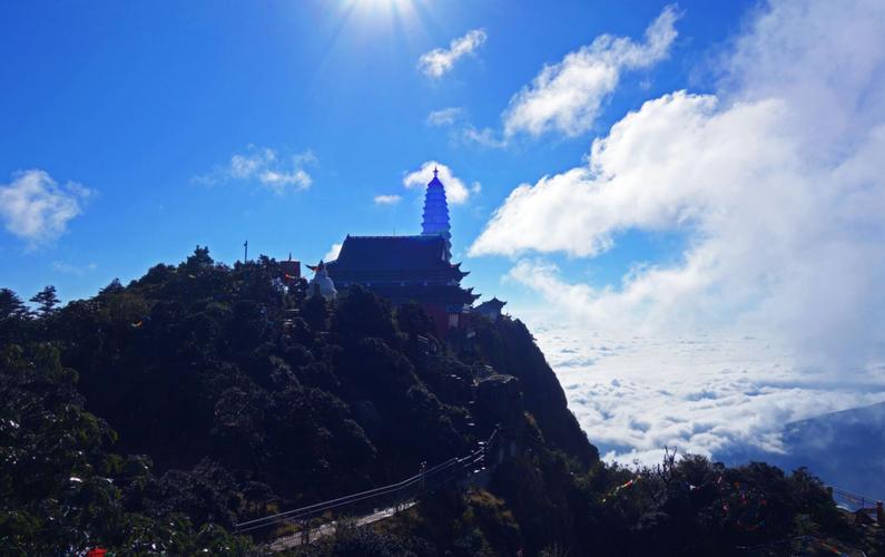 拈花听禅音——宾川鸡足山印象