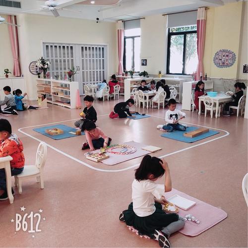 优凯国际幼儿园～双语b1班～蒙氏工作瞬间