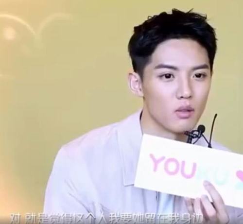 娱乐圈"英年早婚"的男星,魏晨任嘉伦不算啥,他22岁就已经结婚