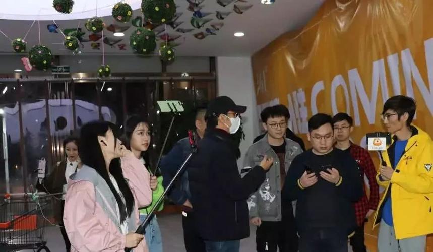 麻小帅携手虎牙网红主播大型公益活动《和你在一起》