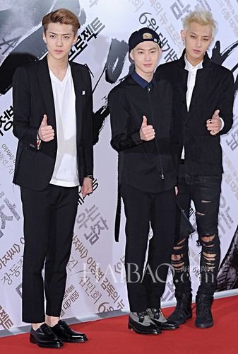 exo组合成员吴世勋,金俊勉,黄子韬亮相电影《哭泣的男人》的vip试映式