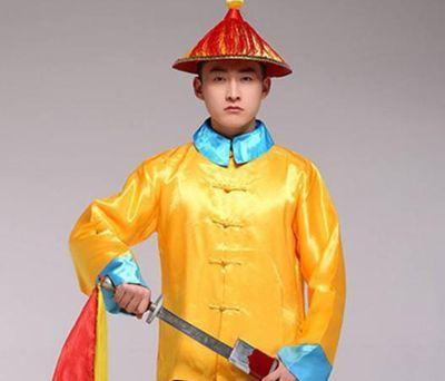 清朝的黄马褂到底能有何特权为何和珅能拥有20多件黄马褂