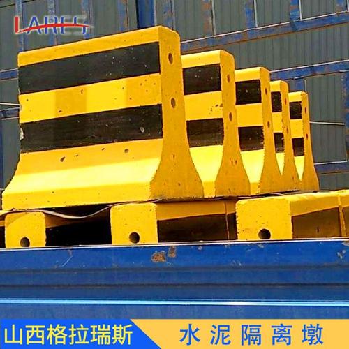 水泥墩隔离道路墩防撞墩高速隔离墩隔离带交通墩