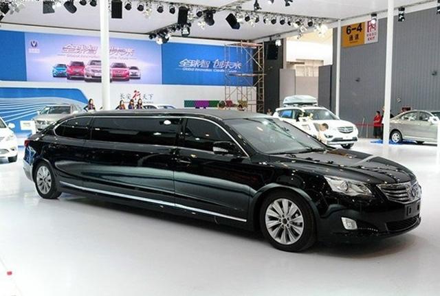 这款长安睿骋加长版车,可以说是中国的林肯,车的长度达到了9米,从