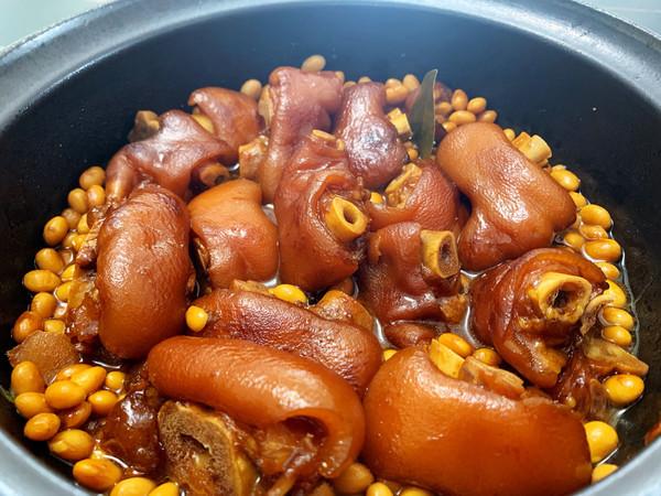 秘制黄豆焖猪蹄,猪蹄软烂入味,营养好吃还不腻