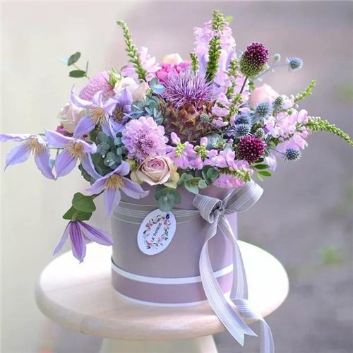插花艺术:"抱抱桶"鲜花礼盒图集
